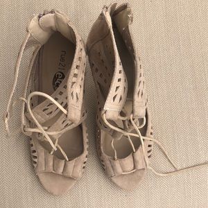 Neutral high heels pre loved